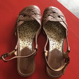 Arizona shoes size 7 1/2. Brown leather. New.